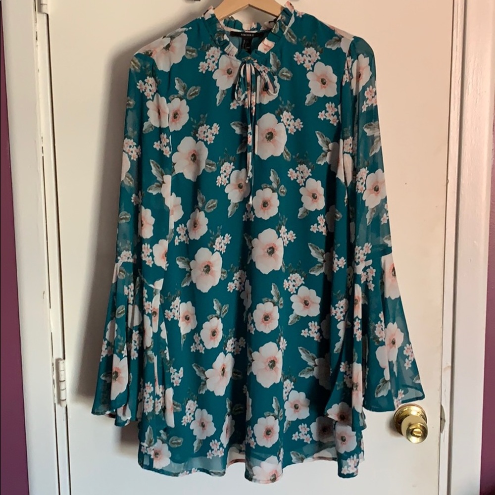 Dress - Picture 6 of 7